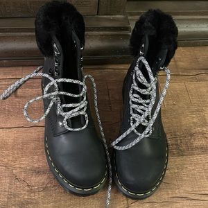 Dr. Martens- black boots with fur